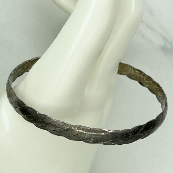 Vintage Mexico Silver Tone Braided Flat Bangle Bracelet ✨ - Picture 1 of 7